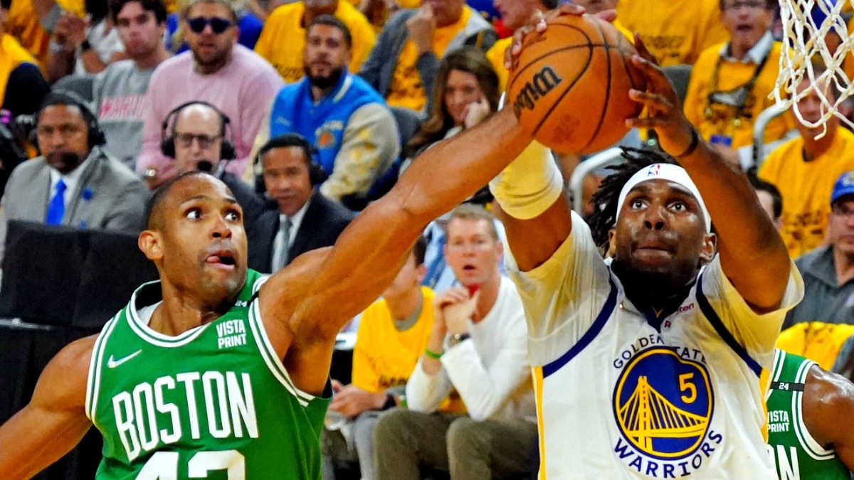 Boston Celtics center Al Horford, Golden State Warriors center Kevon Looney