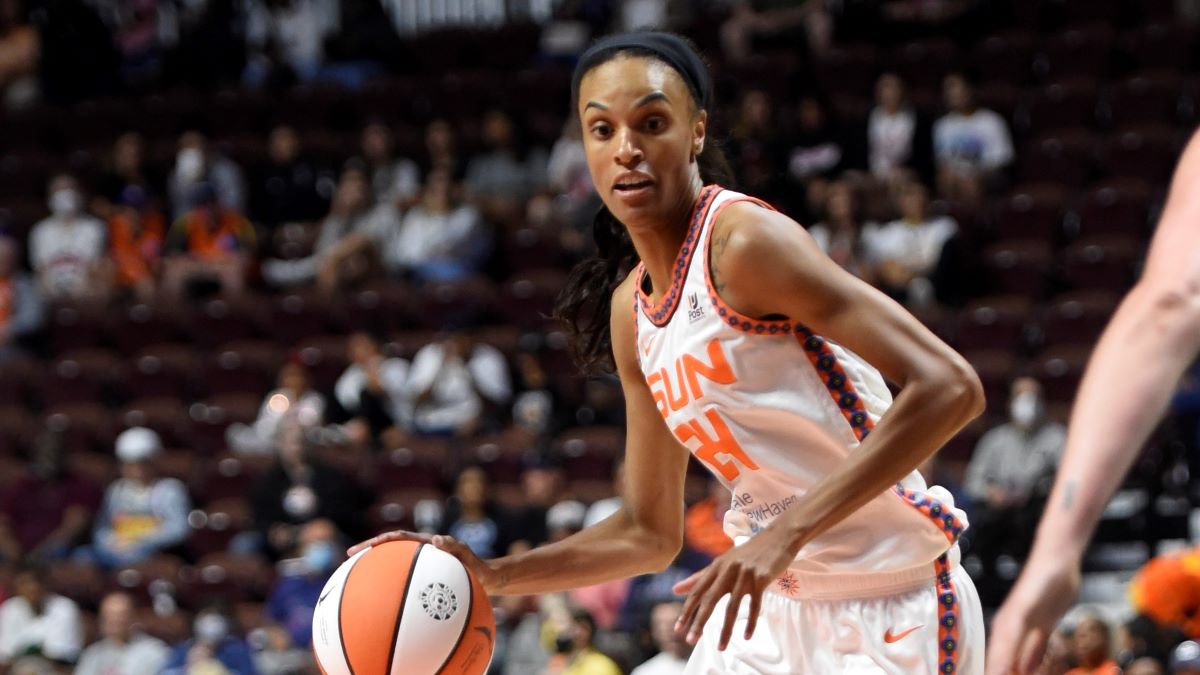 CT Sun guard DeWanna Bonner