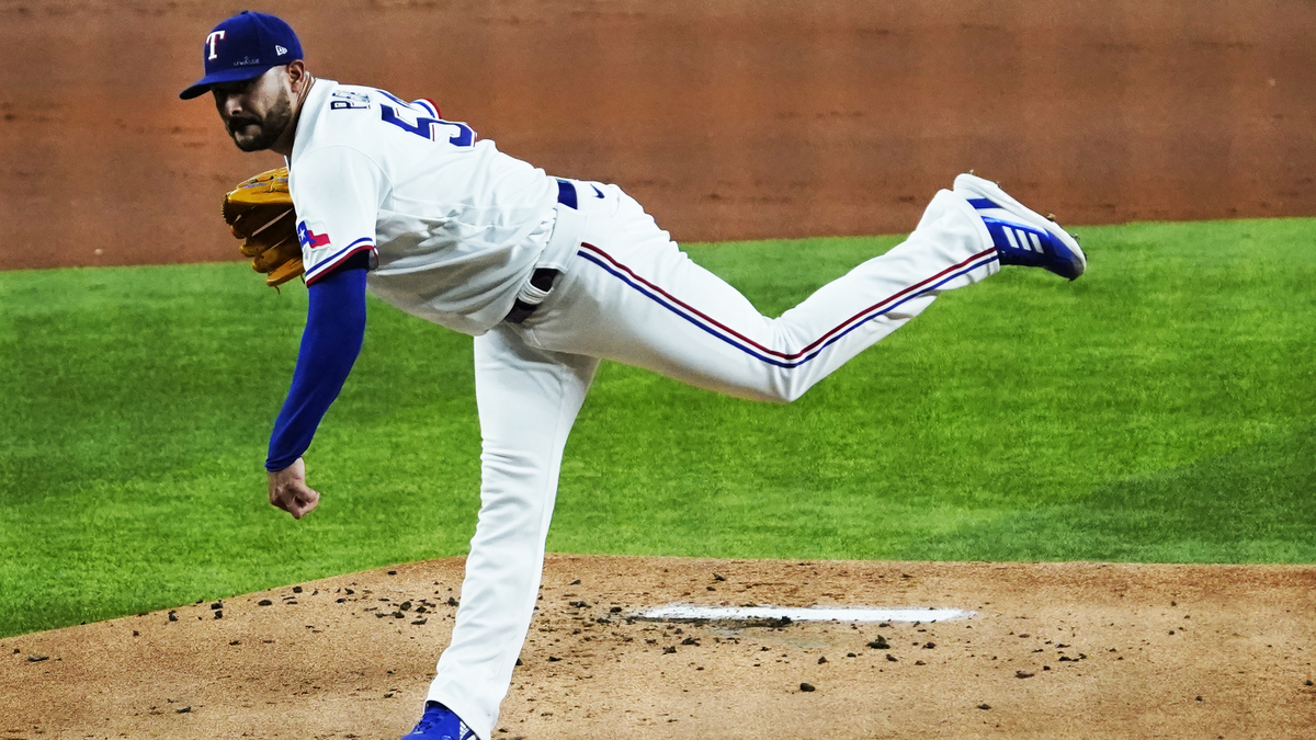 Texas Rangers pitcher Martín Pérez