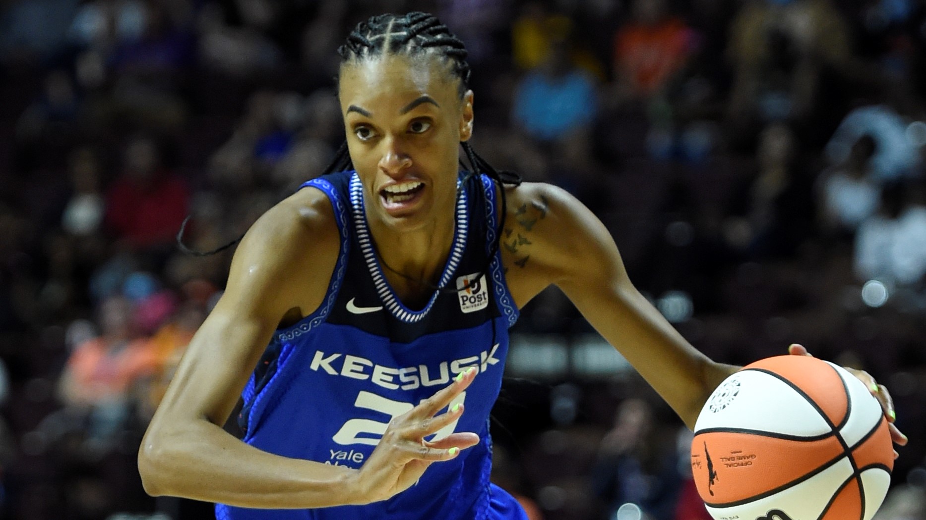 CT Sun guard DeWanna Bonner