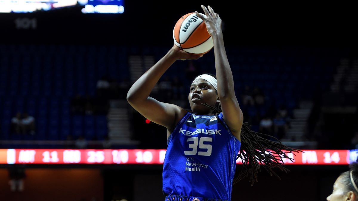 CT Sun center Jonquel Jones