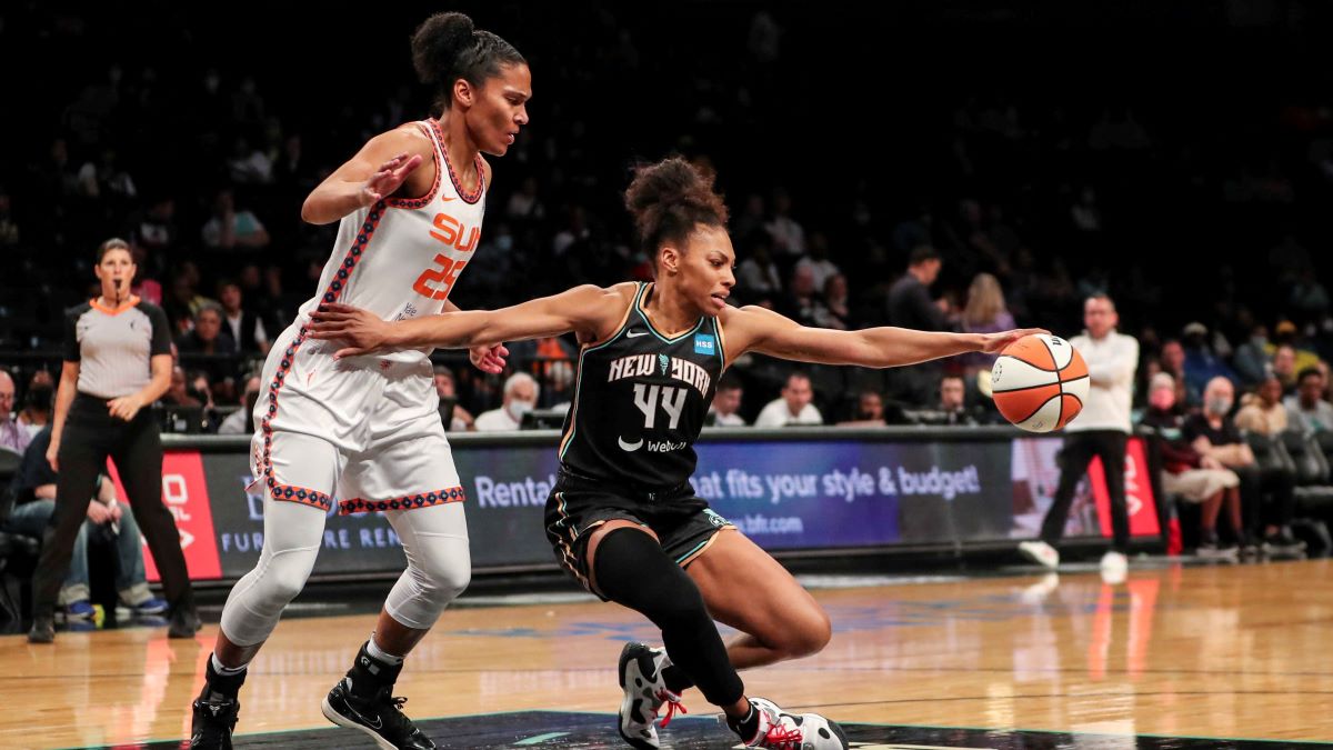 Connecticut Sun forward Alyssa Thomas