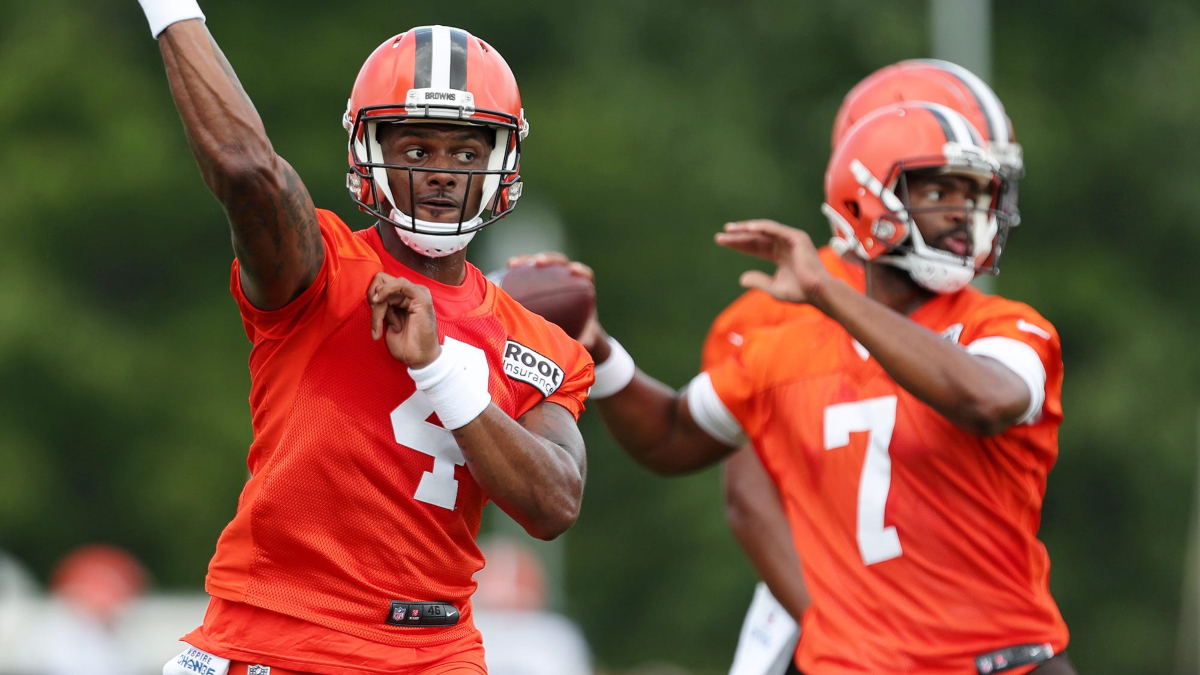 Cleveland Browns quarterbacks Deshaun Watson and Jacoby Brissett