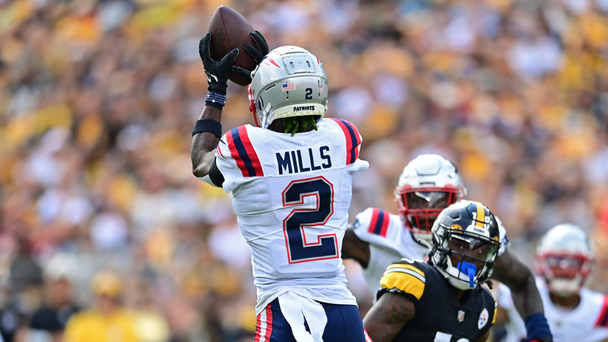 New England Patriots cornerback Jalen Mills
