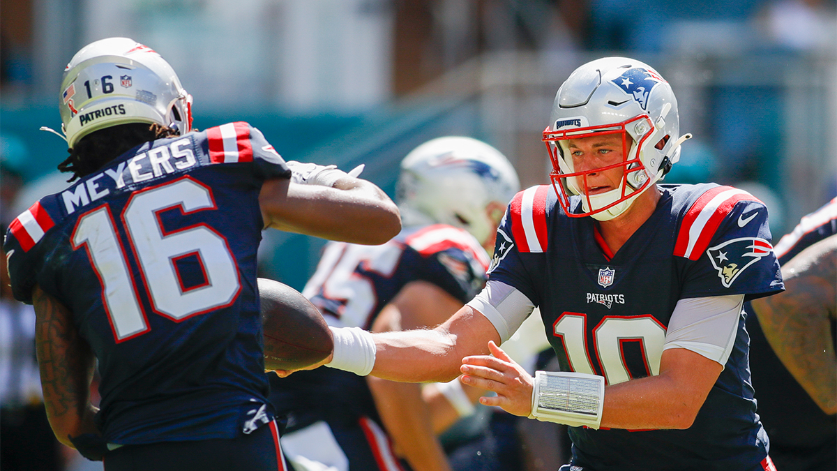 New England Patriots quarterback Mac Jones and wide receiver Jakobi Meyers
