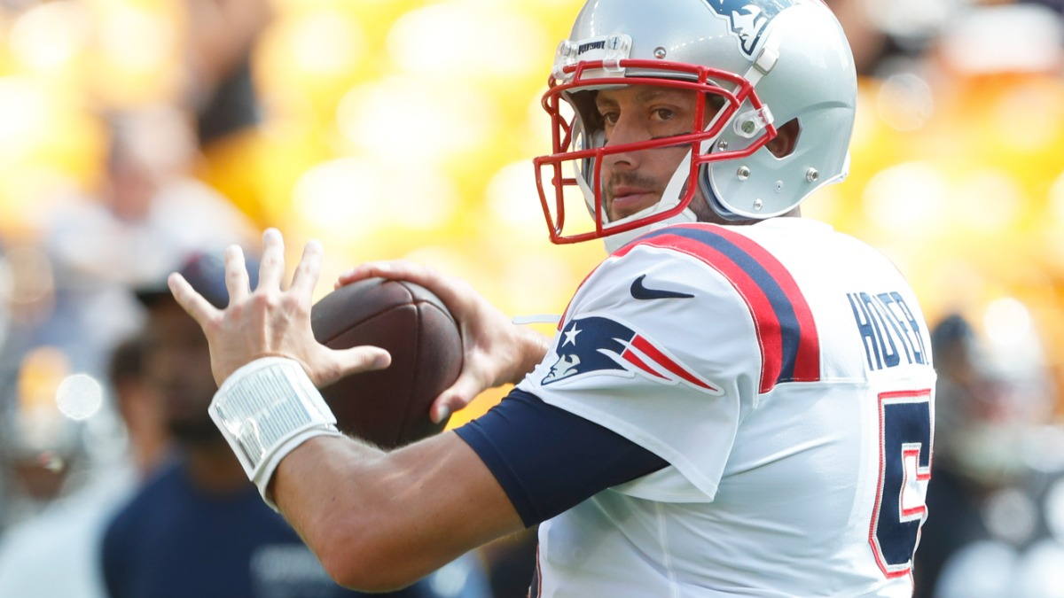 New England Patriots quarterback Brian Hoyer