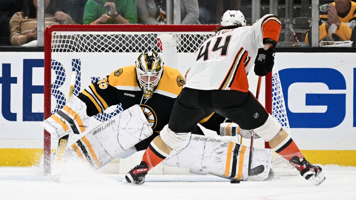 Boston Bruins goalie Linus Ullmark