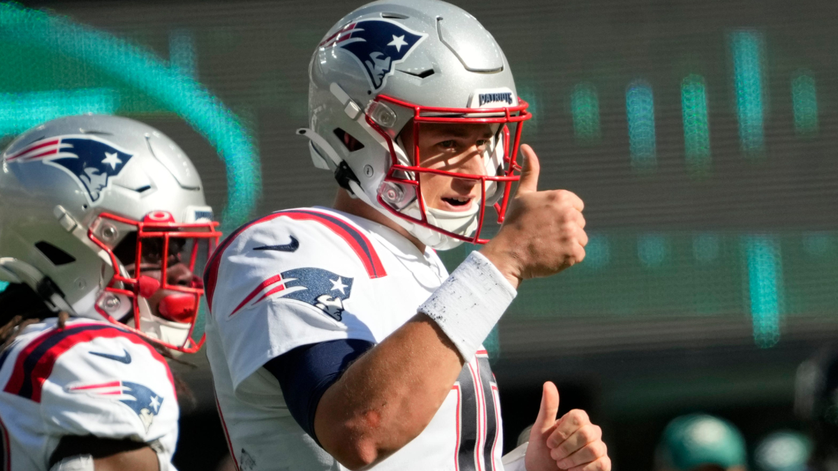 Patriots quarterback Mac Jones