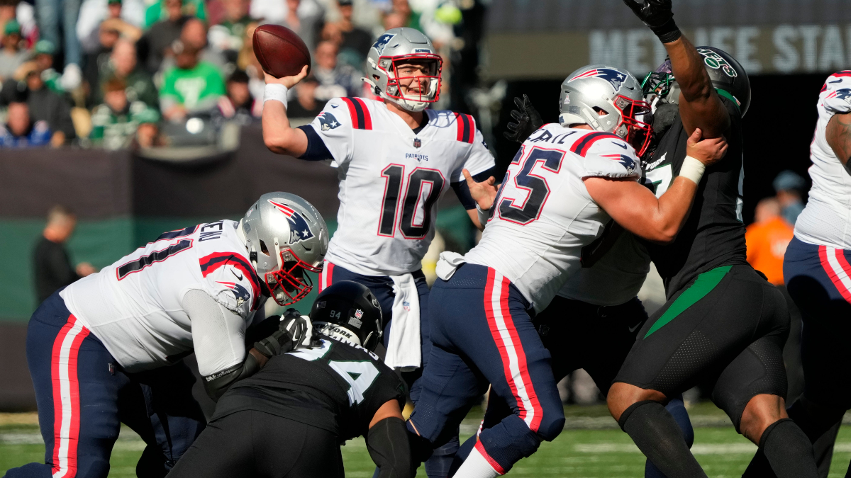 Patriots quarterback Mac Jones