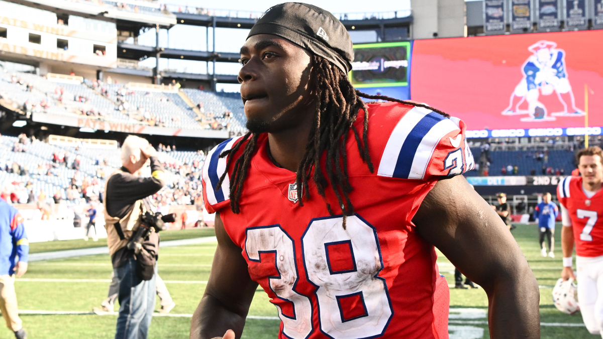 New England Patriots running back Rhamondre Stevenson