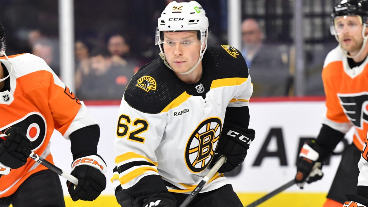 Boston Bruins forward Oskar Steen