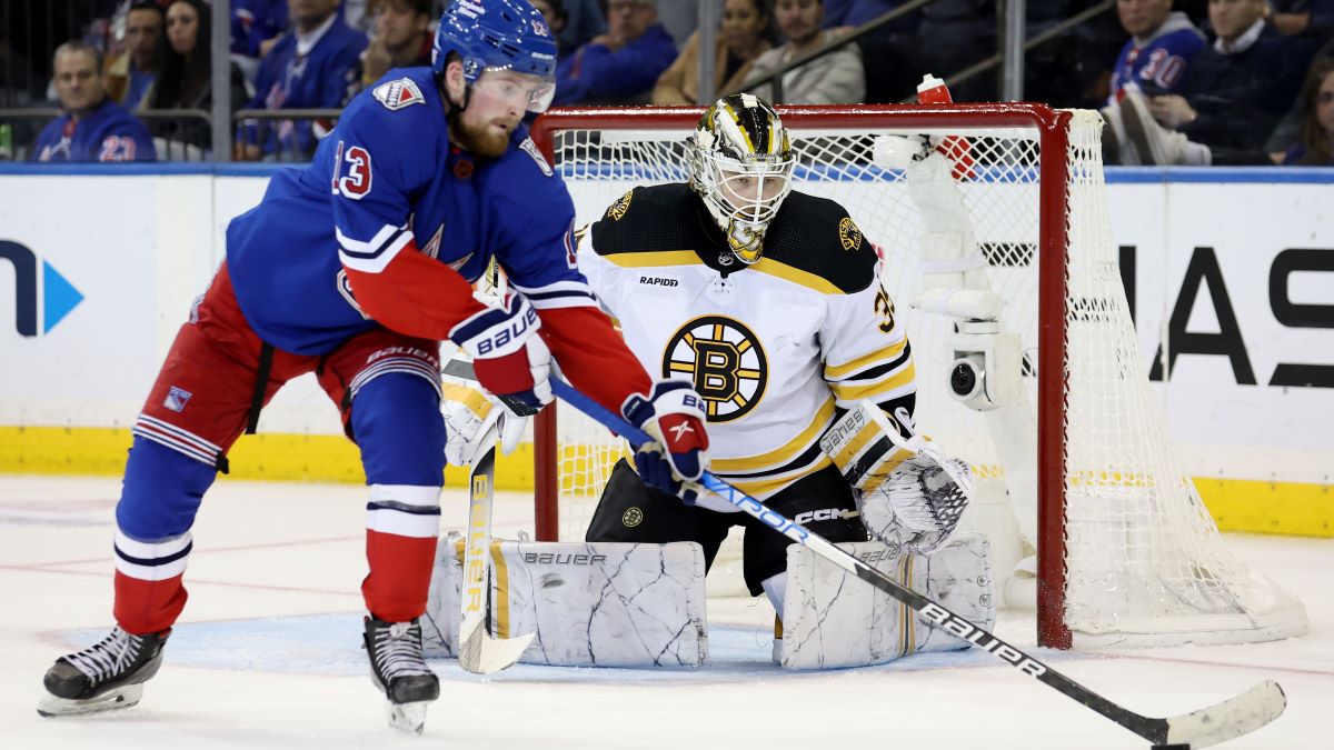 Boston Bruins goalie Linus Ullmark