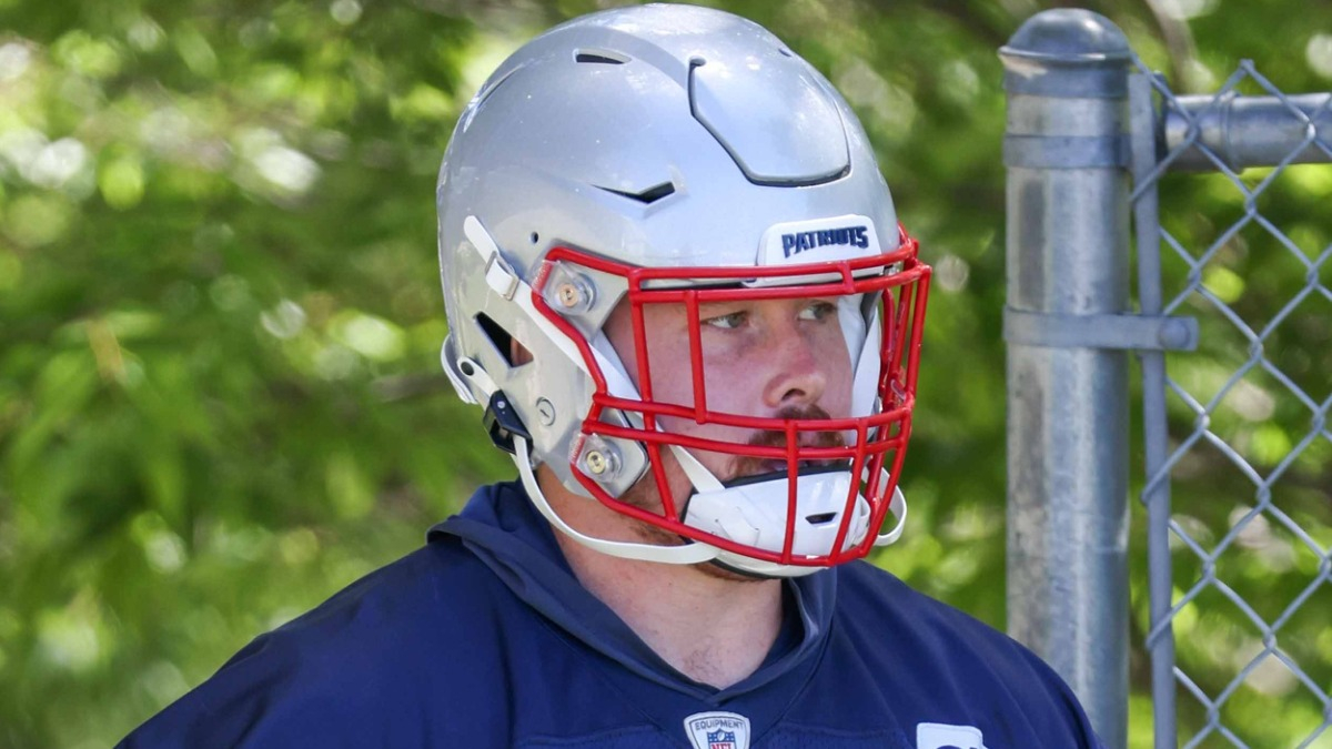 New England Patriots offensive guard Bill Murray