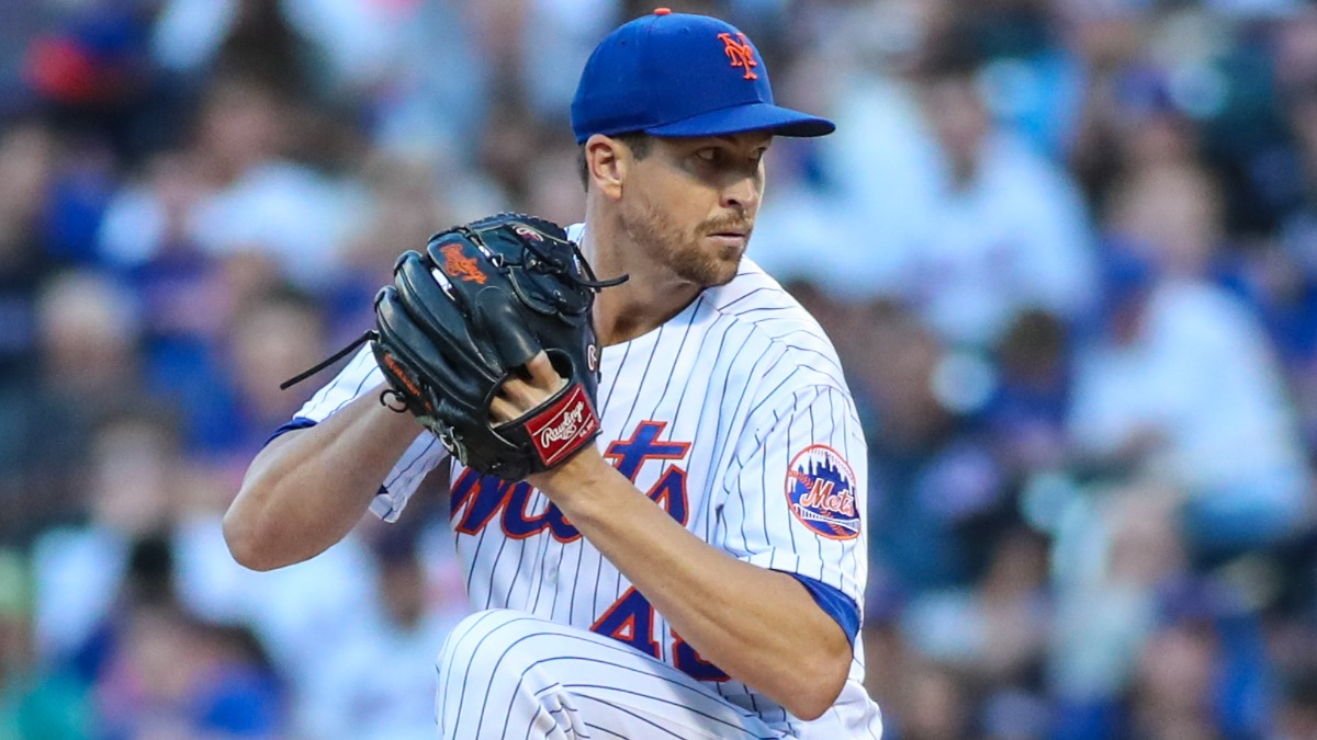 MLB free agent starting pitcher Jacob deGrom