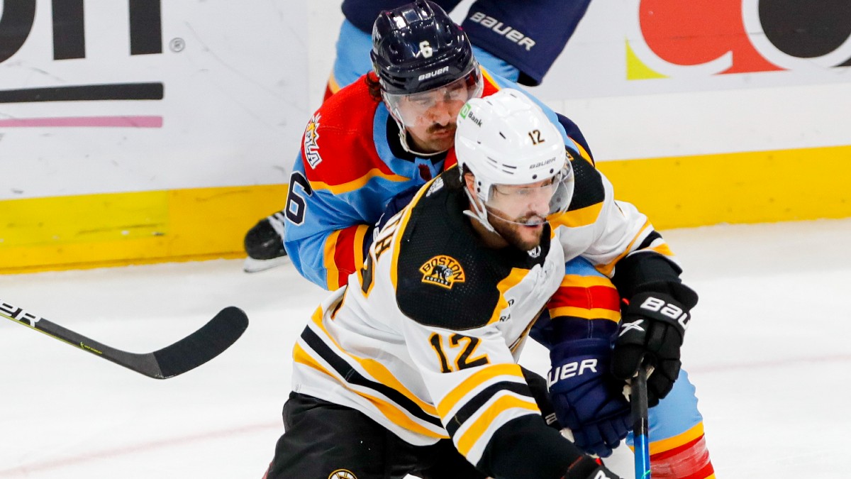 Boston Bruins center Craig Smith, Florida Panthers center Colin White
