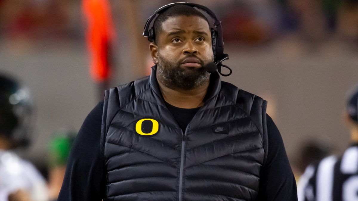 Oregon Ducks associate head coach Adrian Klemm