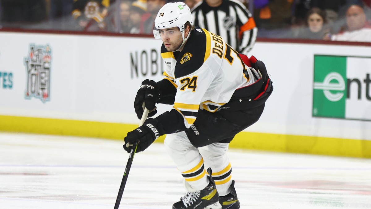 Boston Bruins left wing Jake DeBrusk