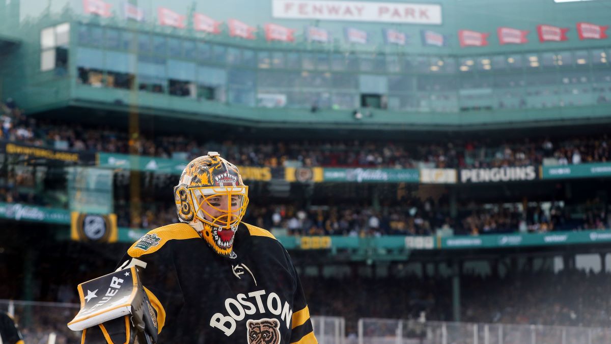 Boston Bruins goalie Linus Ullmark