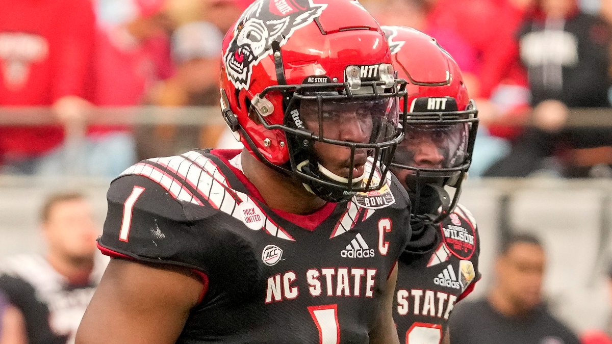 North Carolina State Wolfpack linebacker Isaiah Moore