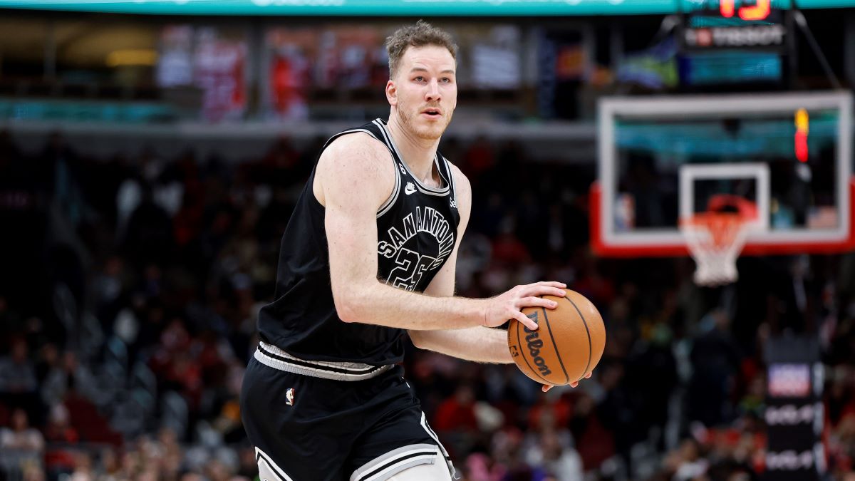 San Antonio Spurs center Jakob Poeltl
