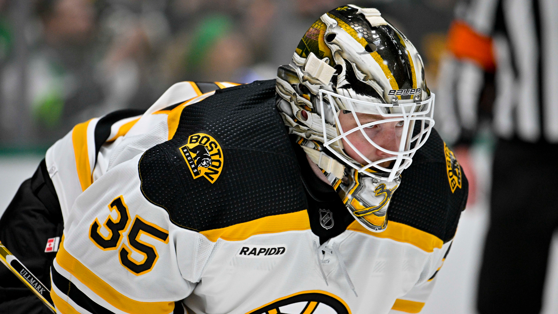 Boston Bruins goalie Linus Ullmark
