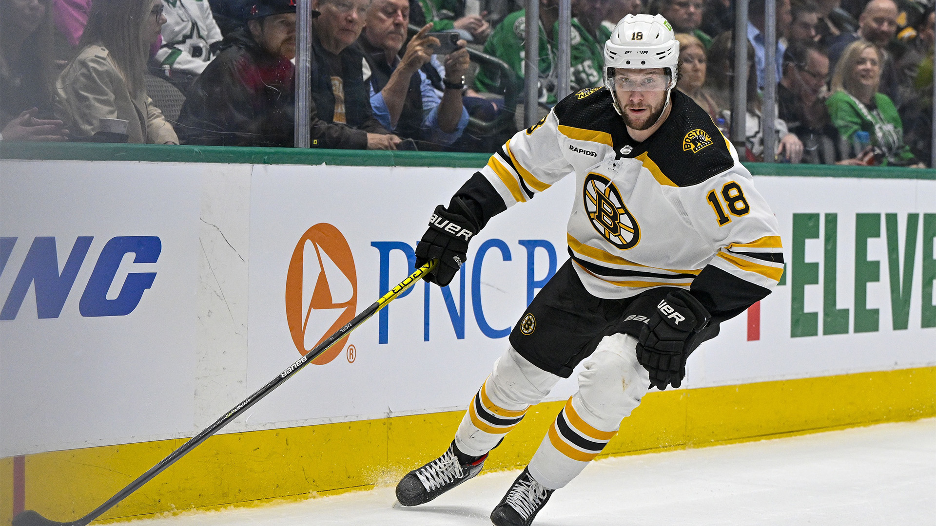 Boston Bruins forward Pavel Zacha