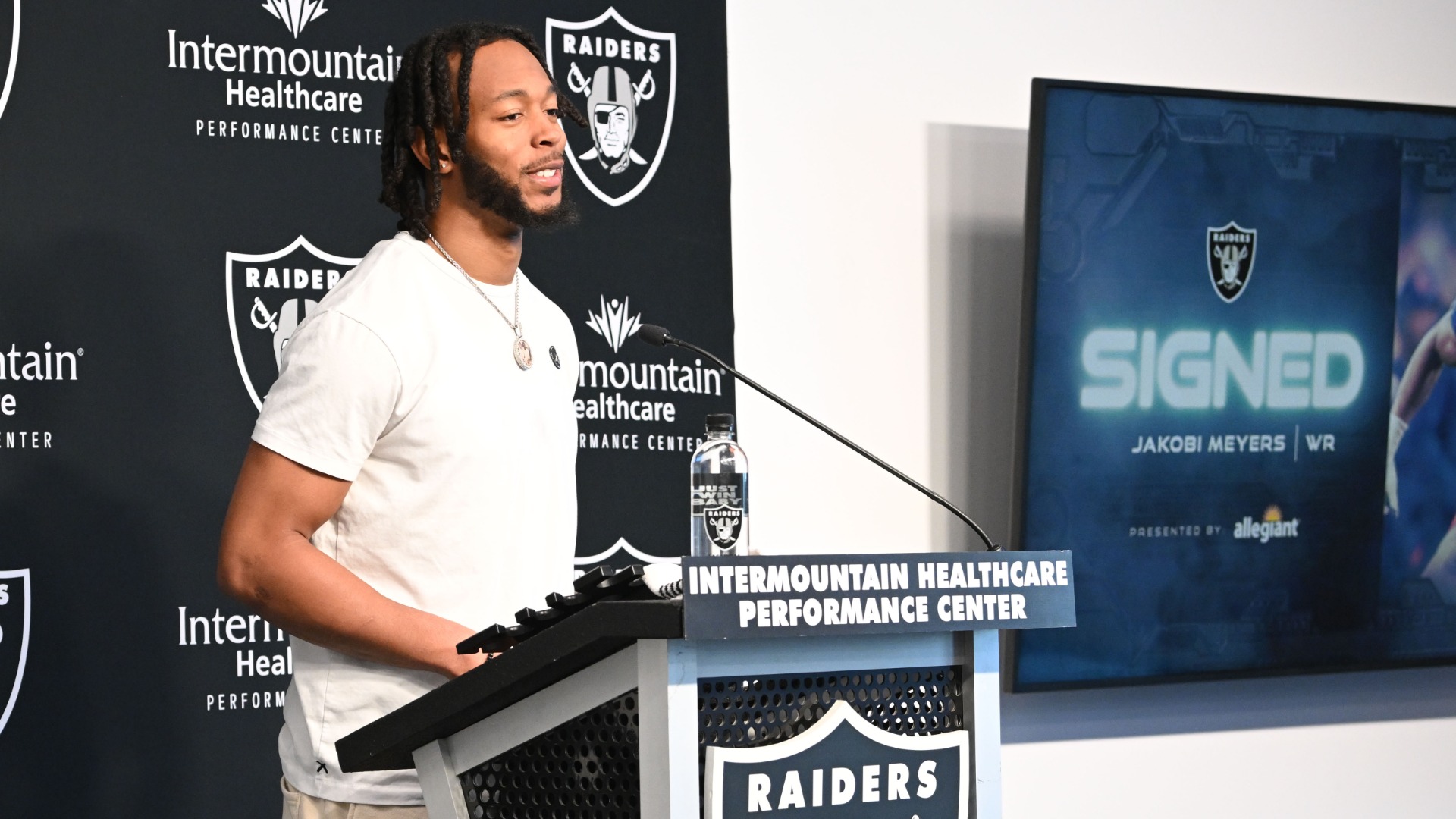 Las Vegas Raiders wide receiver Jakobi Meyers