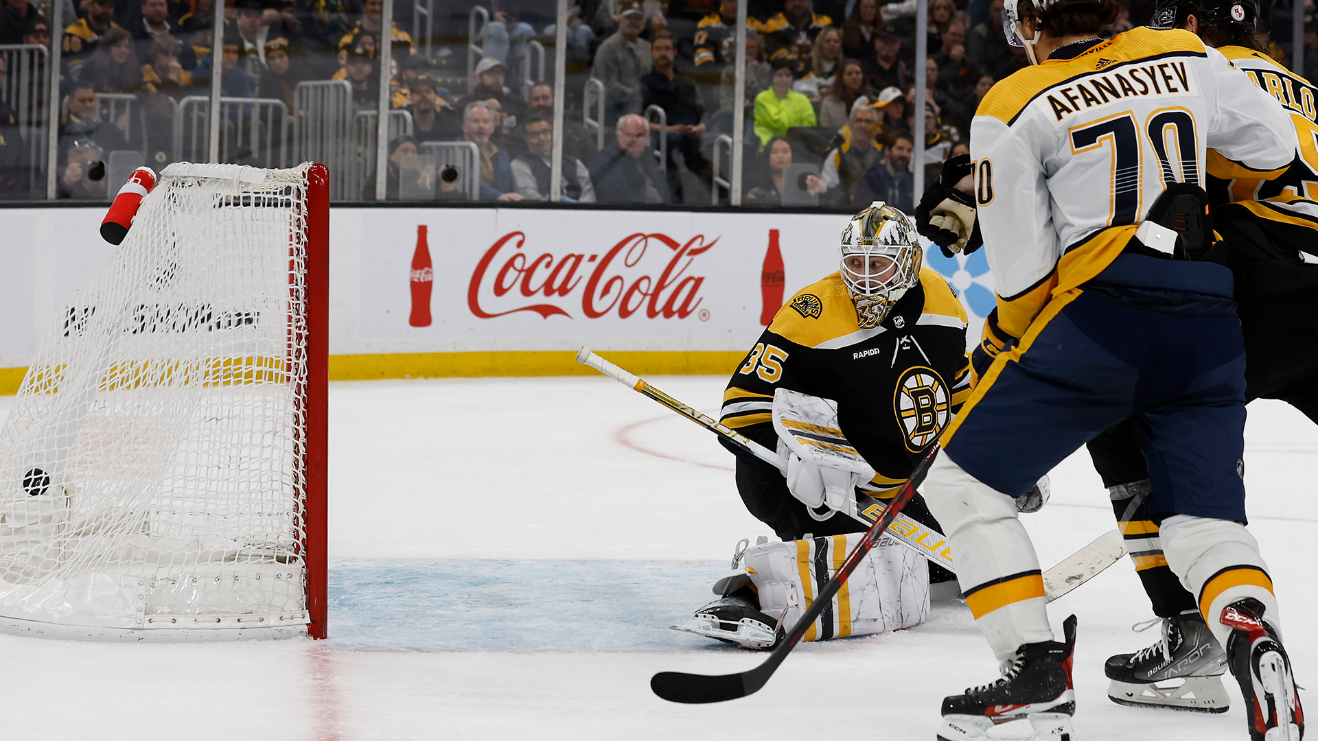 Boston Bruins goaltender Linus Ullmark