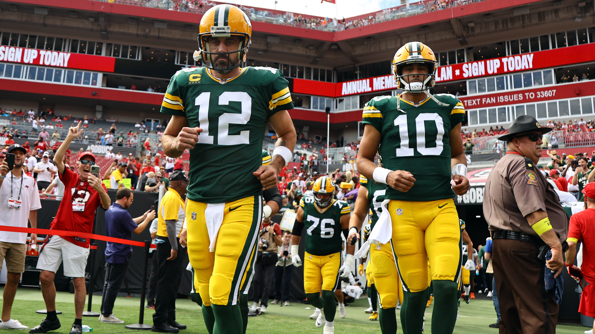 Green Bay Packers quarterbacks Aaron Rodgers, Jordan Love