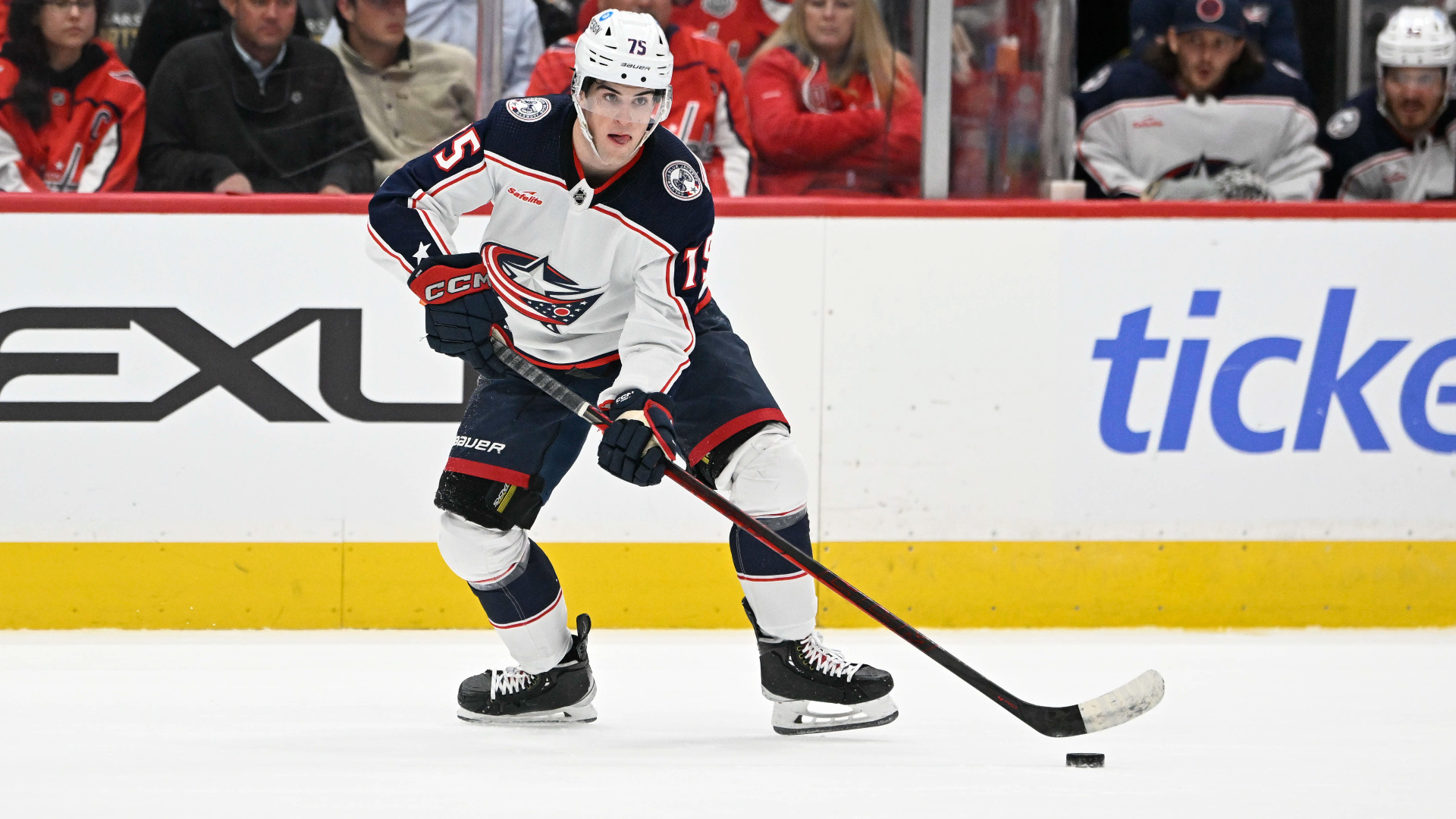 Columbus Blue Jackets defenseman Gavin Bayreuther