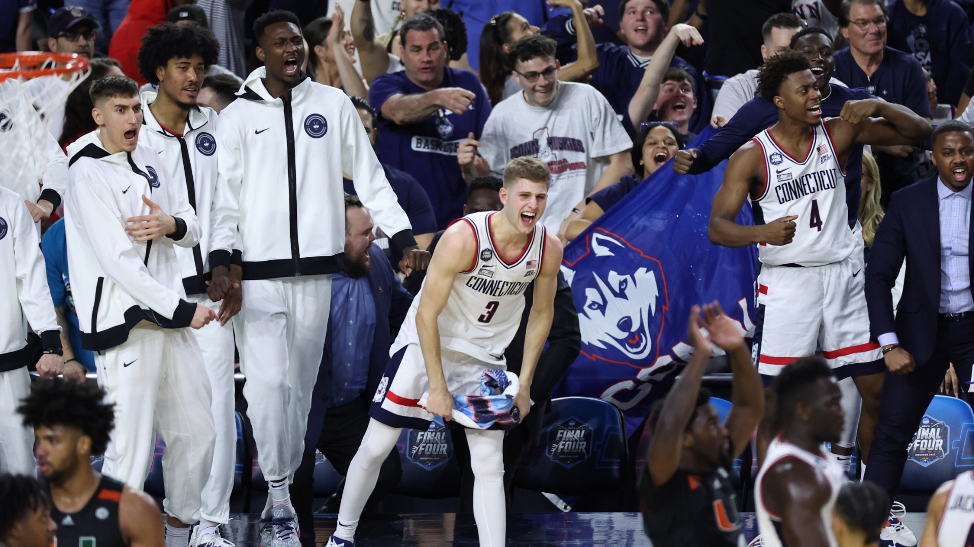 Connecticut Huskies guard Joey Calcaterra