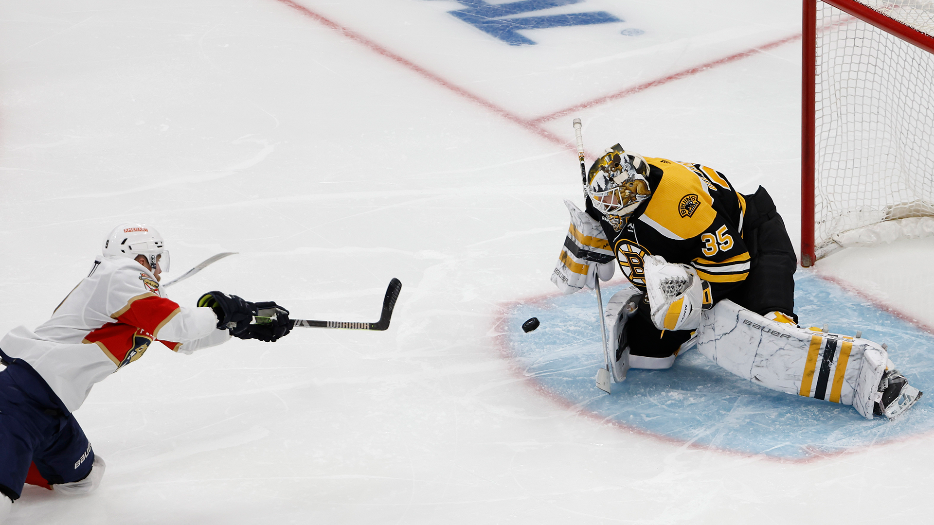 Boston Bruins Goaltender Linus Ullmark