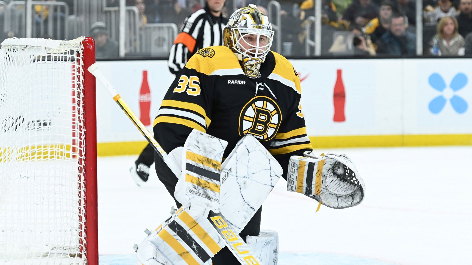 Boston Bruins goalie Linus Ullmark