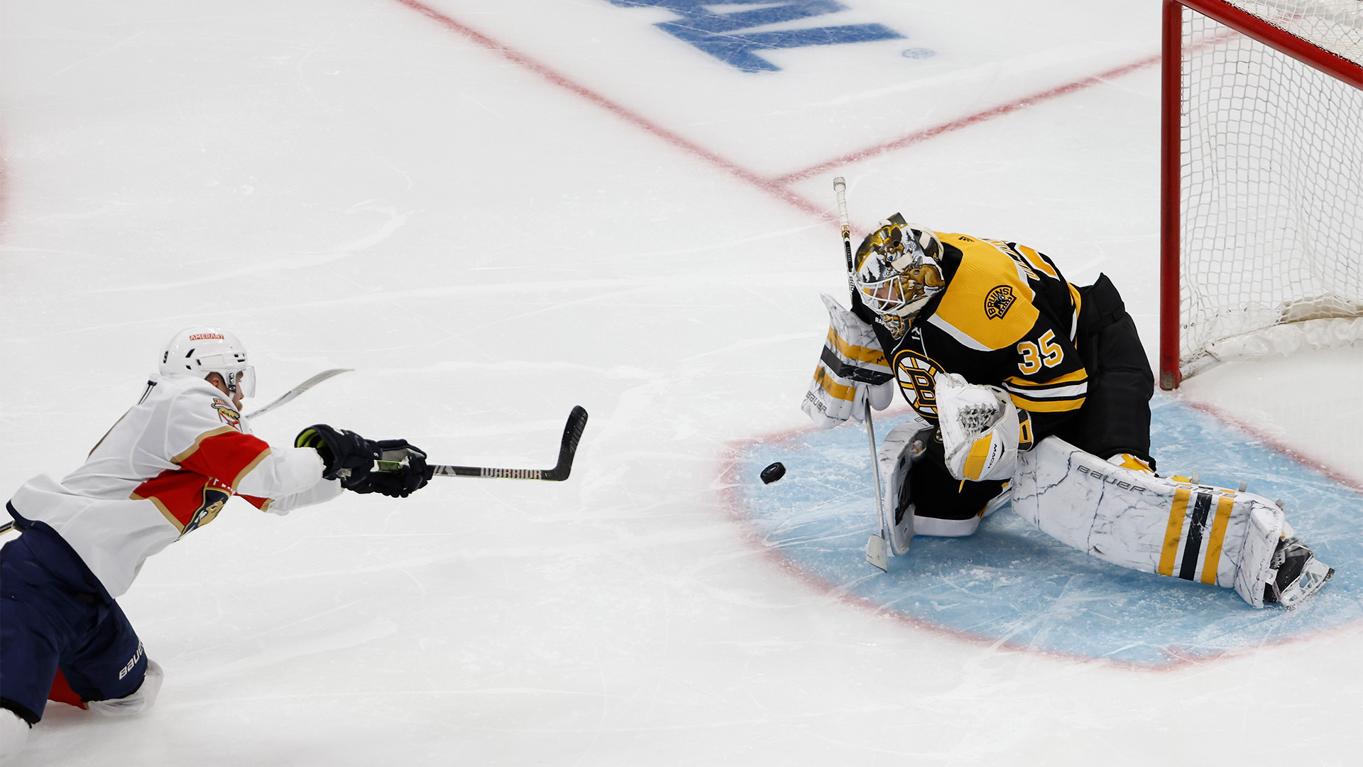 Florida Panthers center Sam Bennett and Boston Bruins goaltender Linus Ullmark