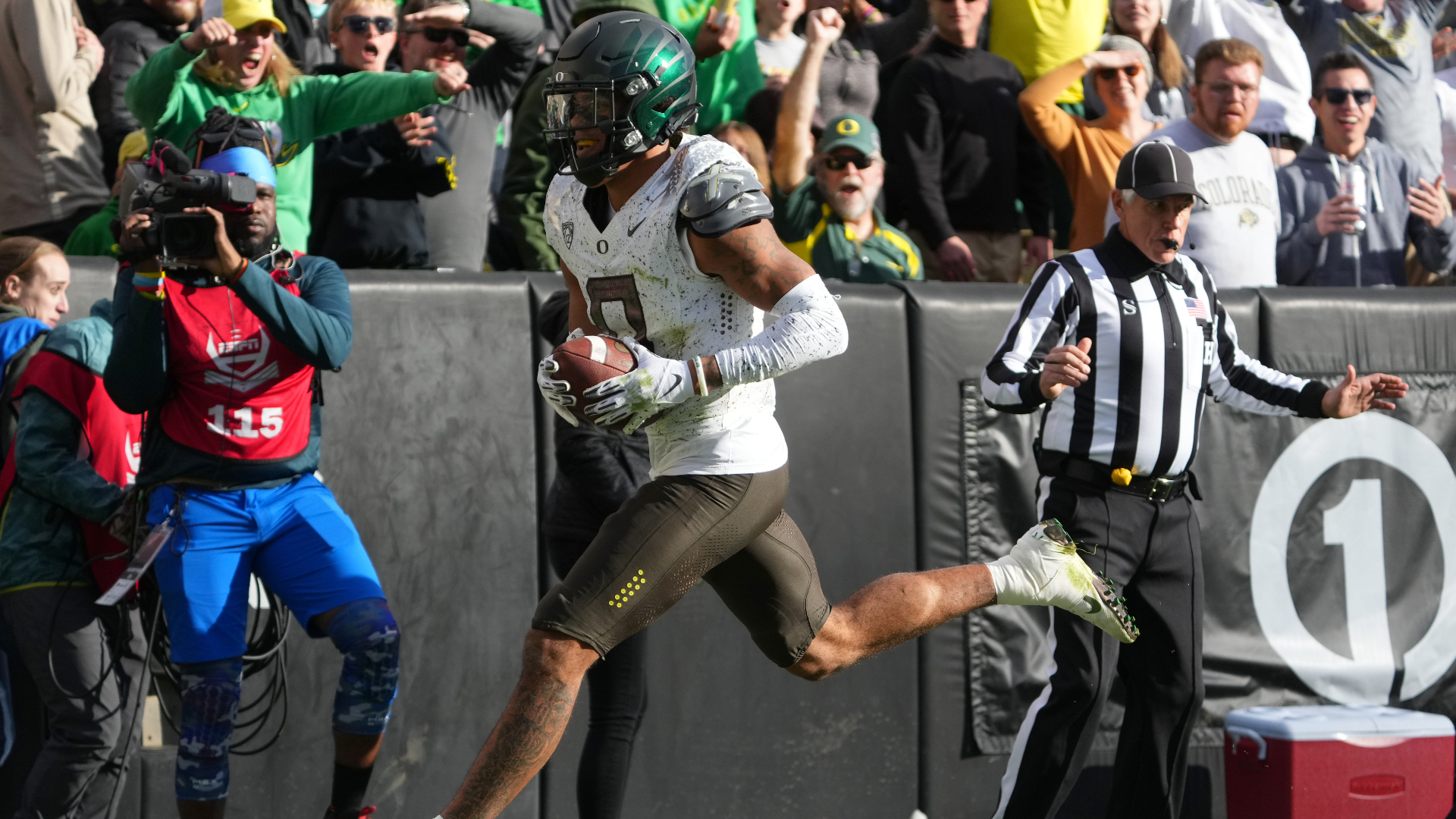 New England Patriots cornerback Christian Gonzalez