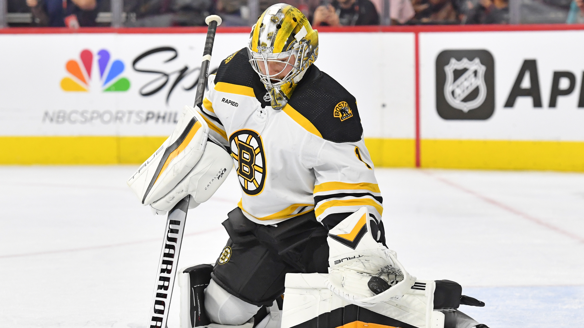 Boston Bruins goaltender Jeremy Swayman