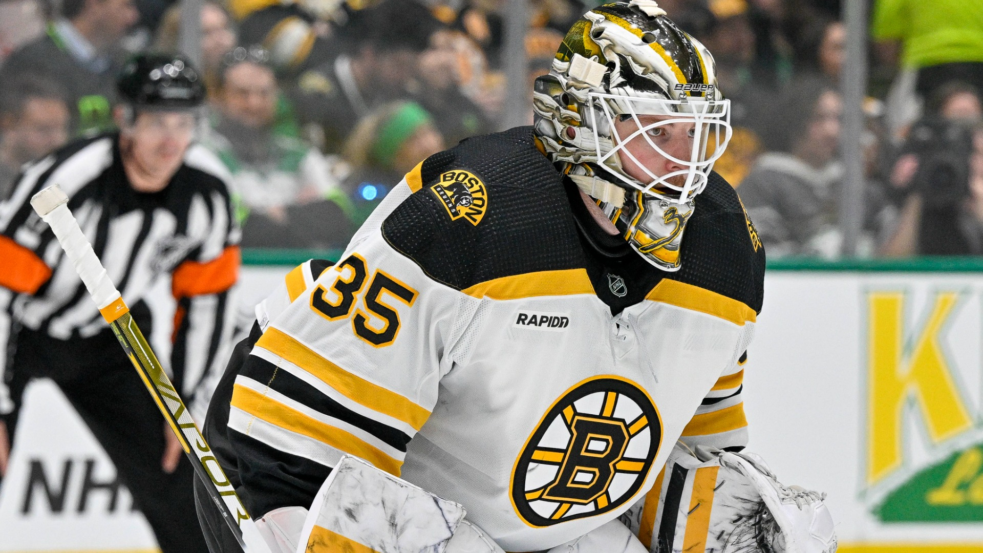 Boston Bruins goalie Linus Ullmark