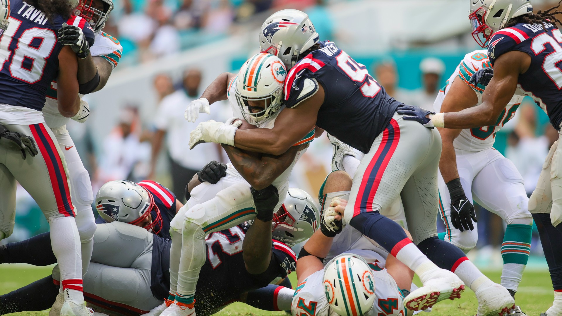 Miami Dolphins running back Raheem Mostert