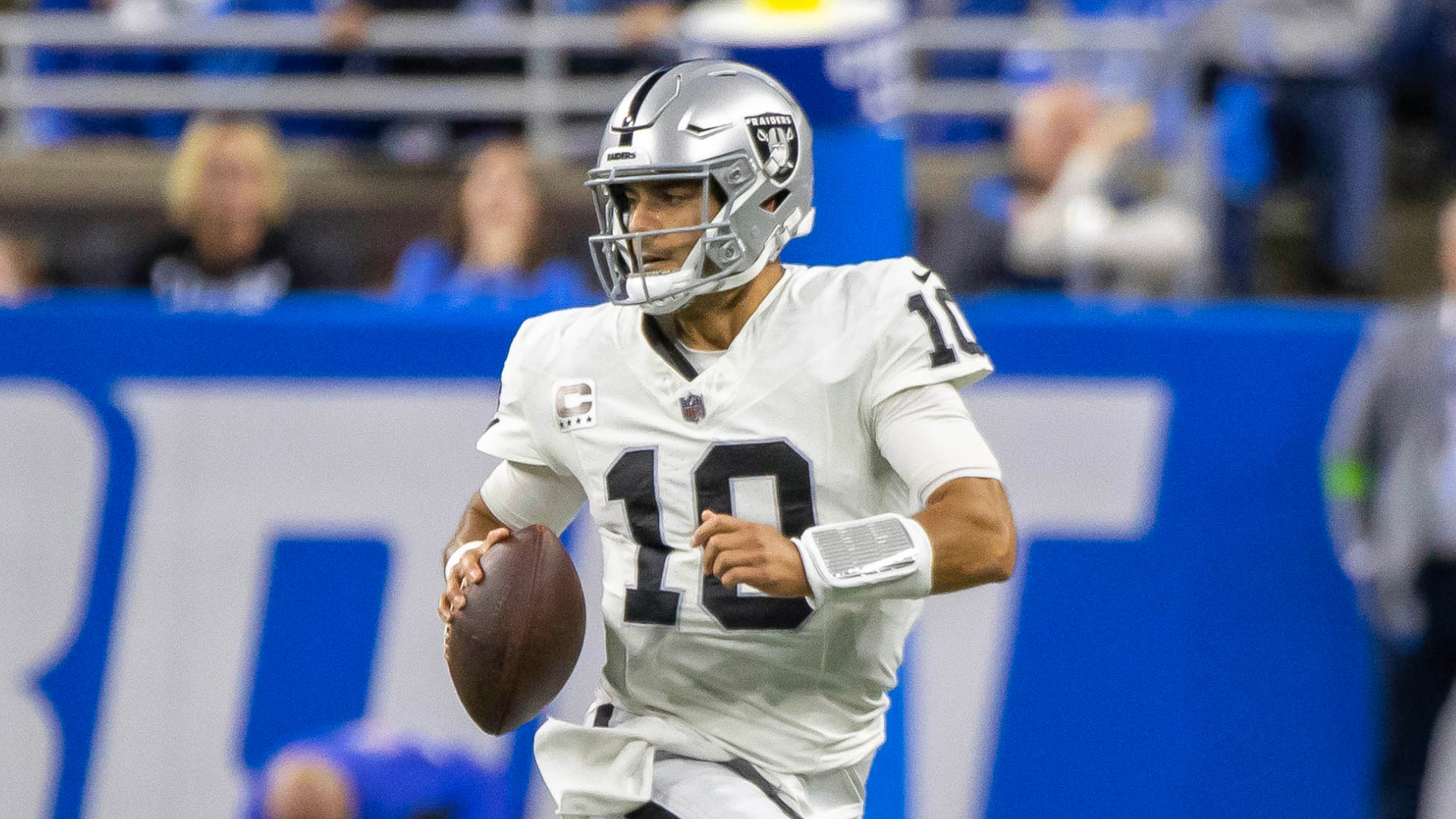 Las Vegas Raiders quarterback Jimmy Garoppolo