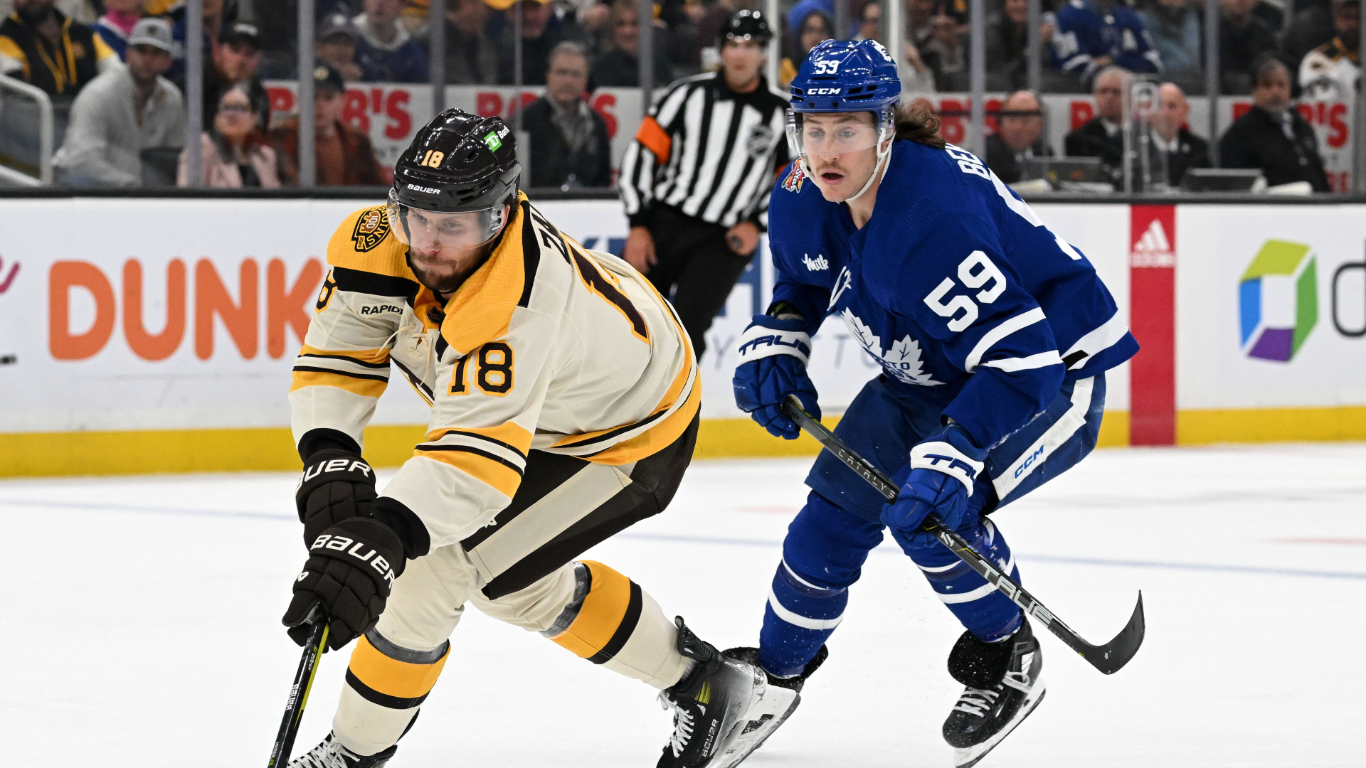Boston Bruins forward Pavel Zacha and Toronto Maple Leafs forward Tyler Bertuzzi