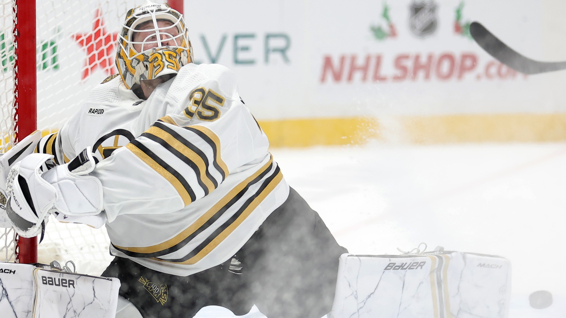 Boston Bruins goaltender Linus Ullmark