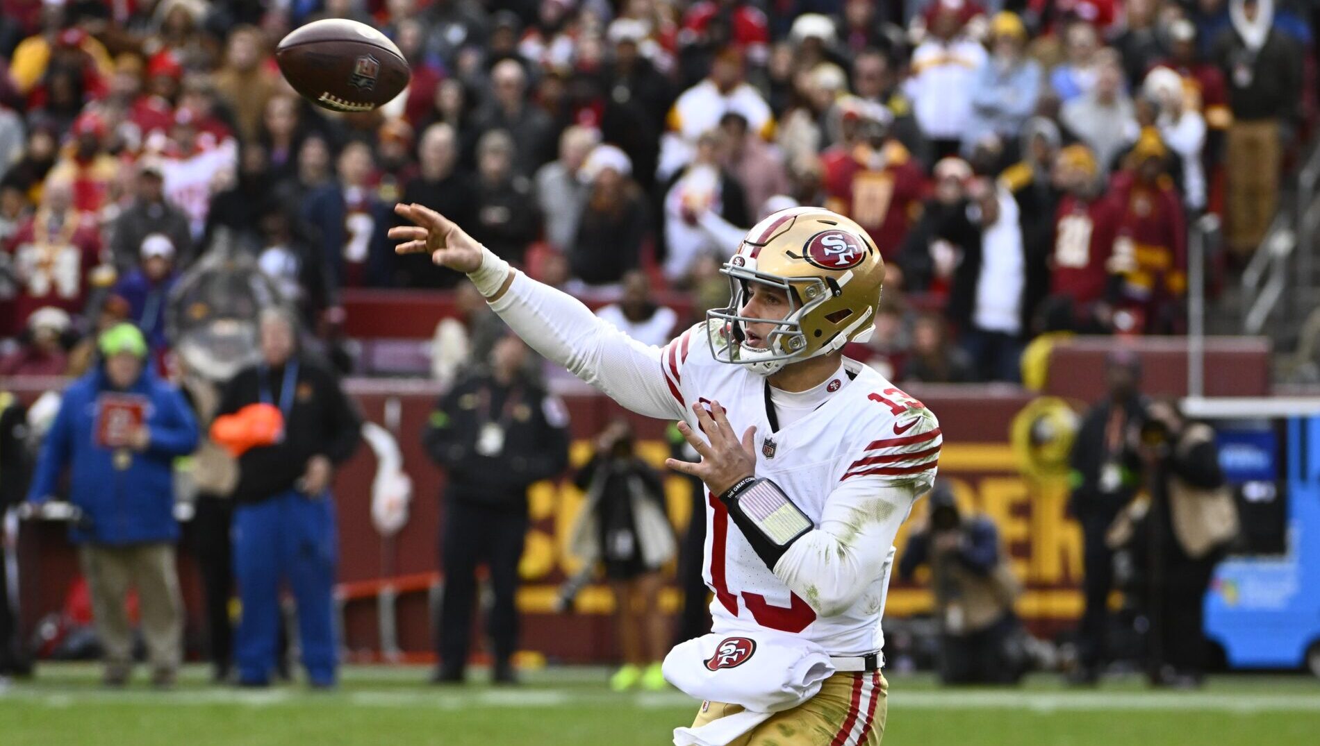 NFL: San Francisco 49ers at Washington Commanders