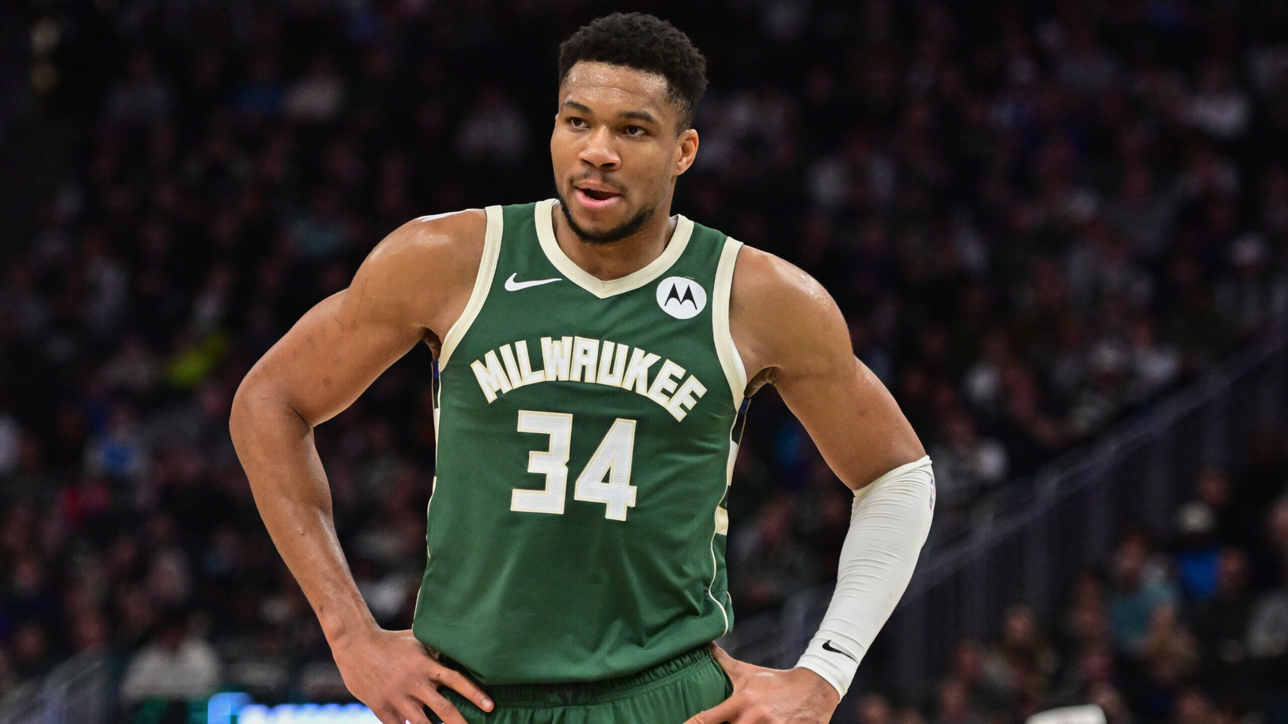 NBA: Cleveland Cavaliers at Milwaukee Bucks
