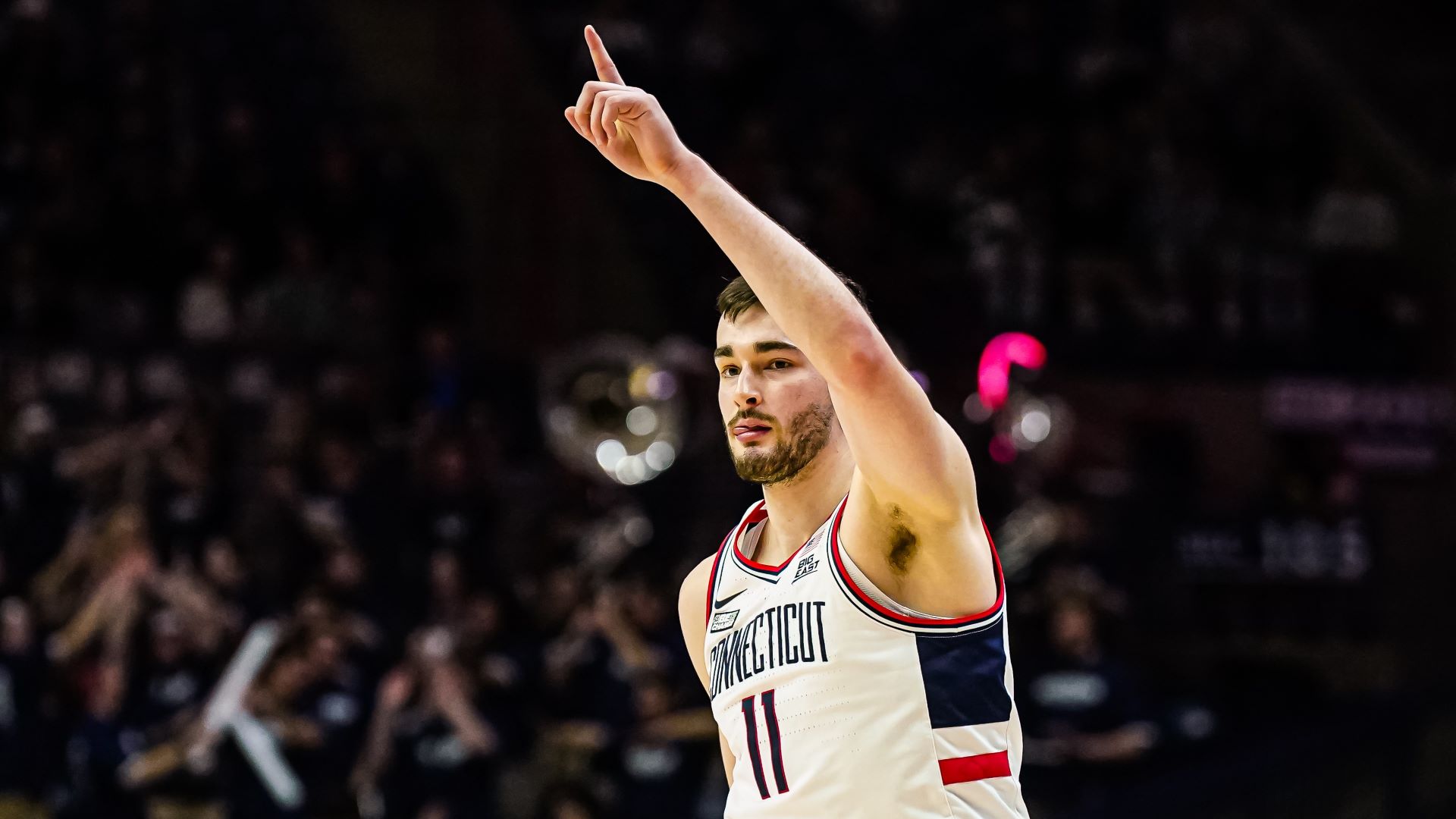 UConn Huskies forward Alex Karaban