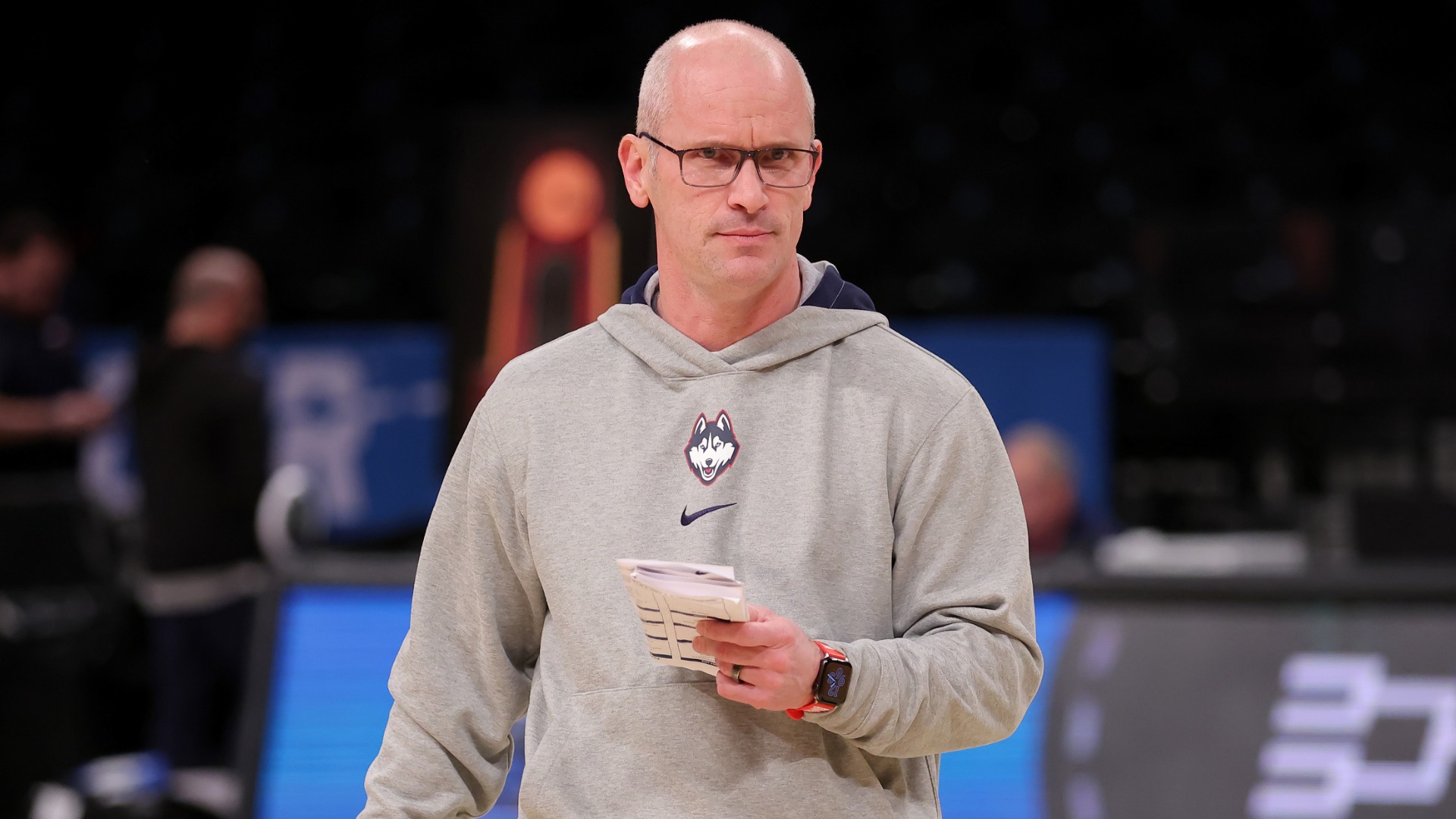 Connecticut Huskies head coach Dan Hurley