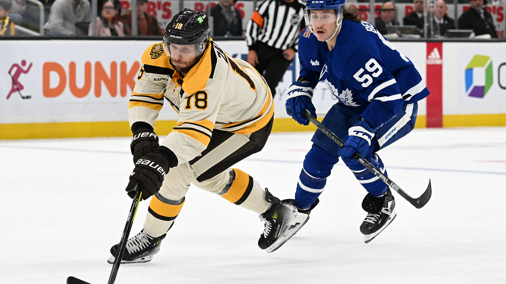 Boston Bruins forward Pavel Zacha and Toronto Maple Leafs forward Tyler Bertuzzi
