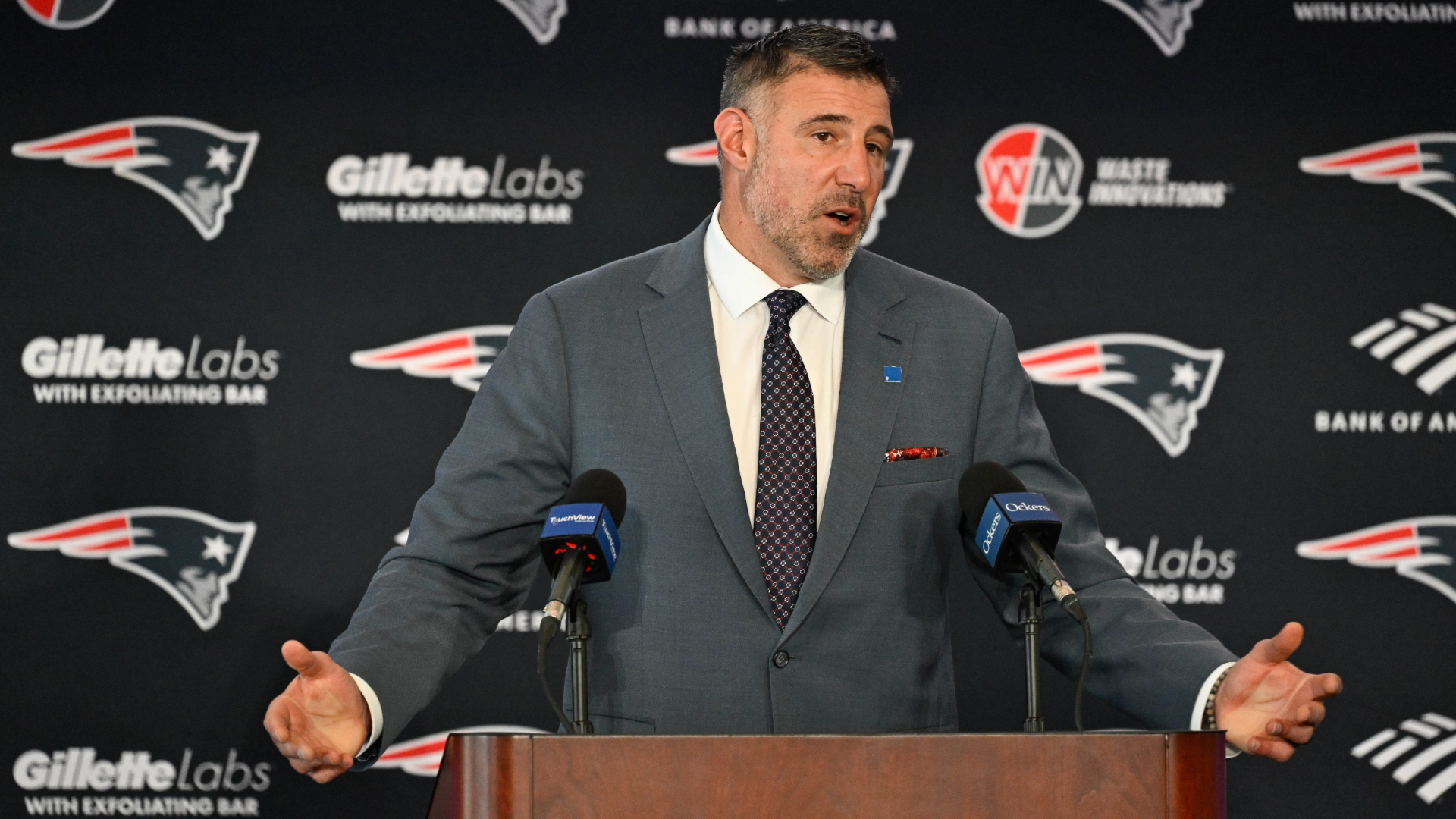 New England Patriots head coach Mike Vrabel