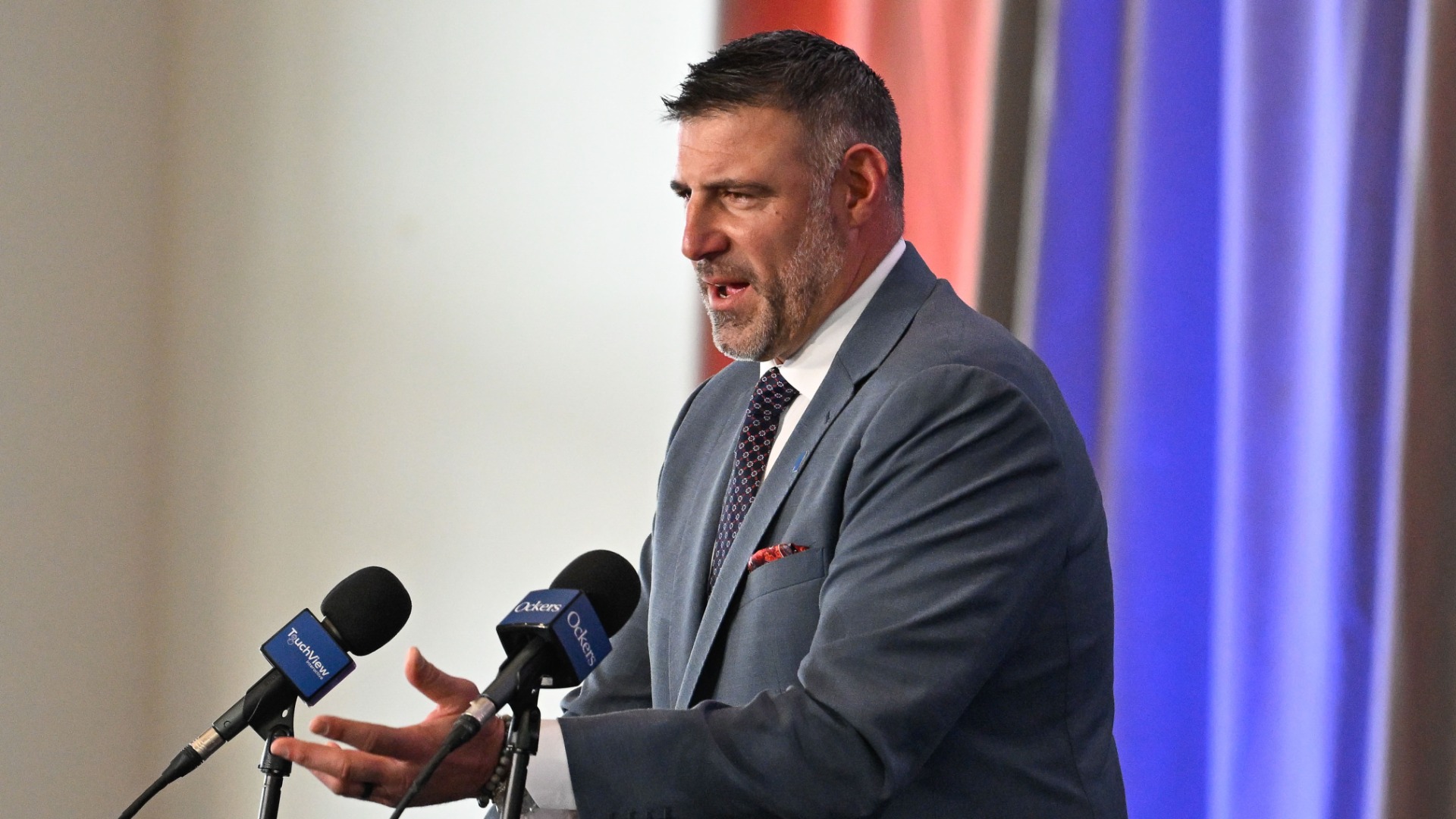 New England Patriots head coach Mike Vrabel