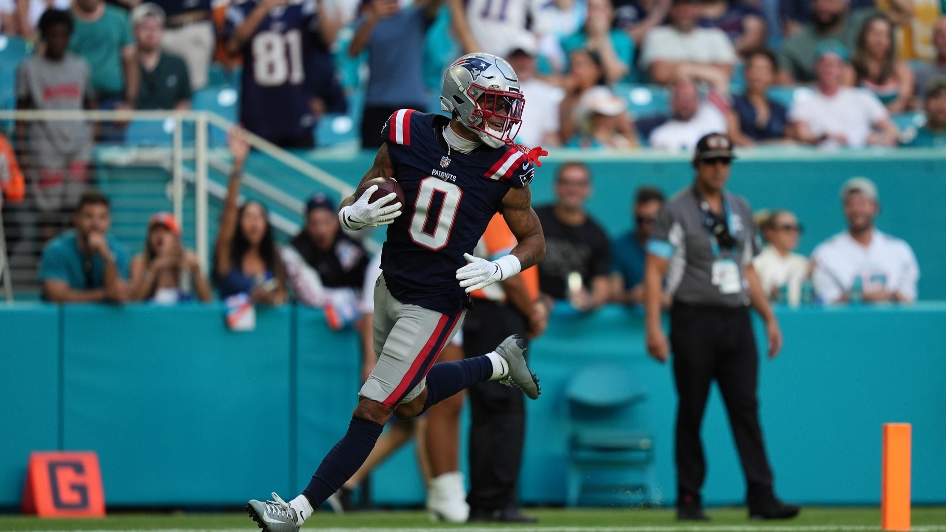 New England Patriots cornerback Christian Gonzalez