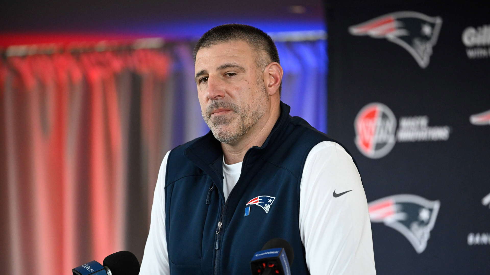 New England Patriots head coach Mike Vrabel